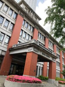 関東運輸支局試験会場建物入り口